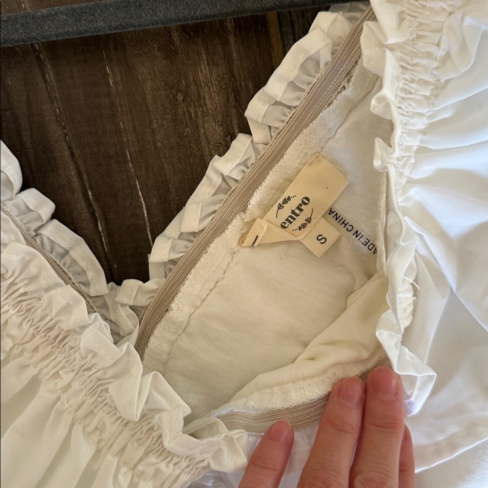 Entro White Ruffled Blouse - Picture 4 of 6